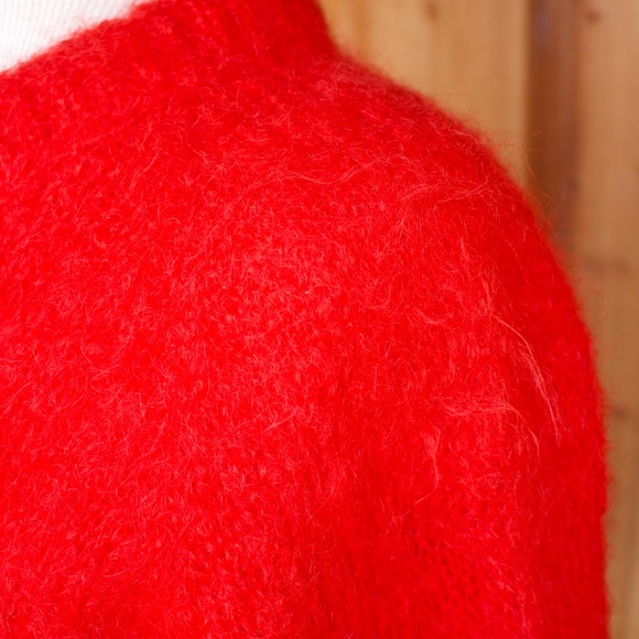 Vintage Handmade Knitted Mohair V-Neck RED Sweater Size Medium - Picture 5 of 16